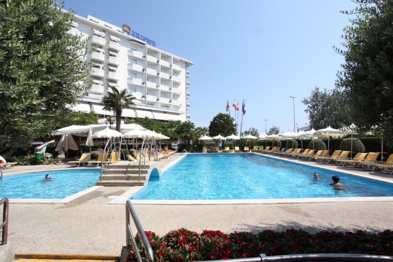 סוטומרינה Hotel Bristol מראה חיצוני תמונה