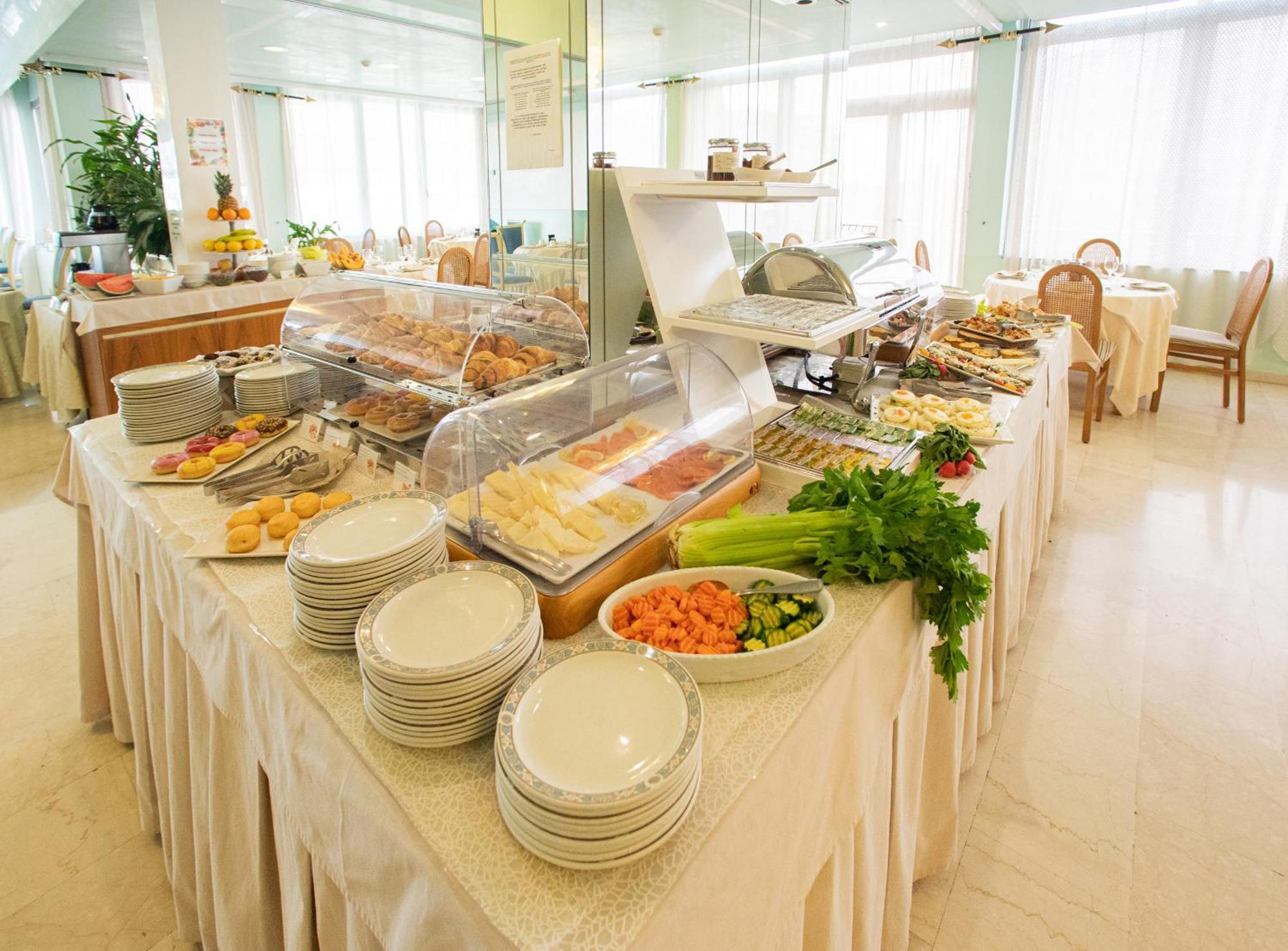 סוטומרינה Hotel Bristol מראה חיצוני תמונה